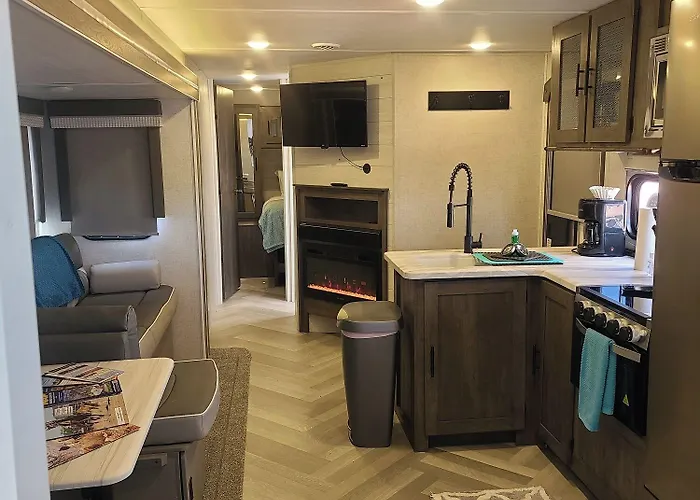 Grand Canyon Rv Glamping Hotel Williams